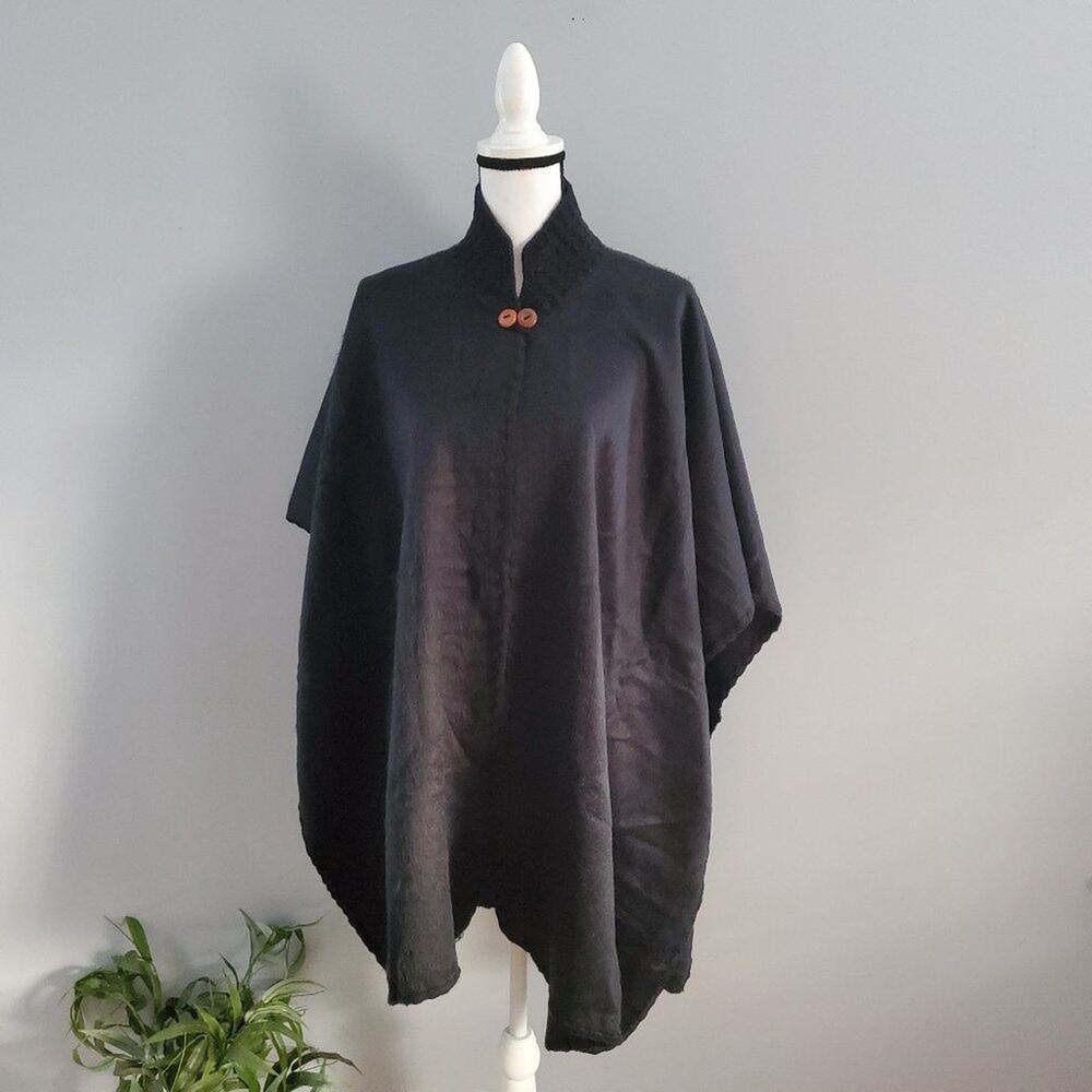100% Wool Black Crocheted Collar Poncho NWOT OSFM